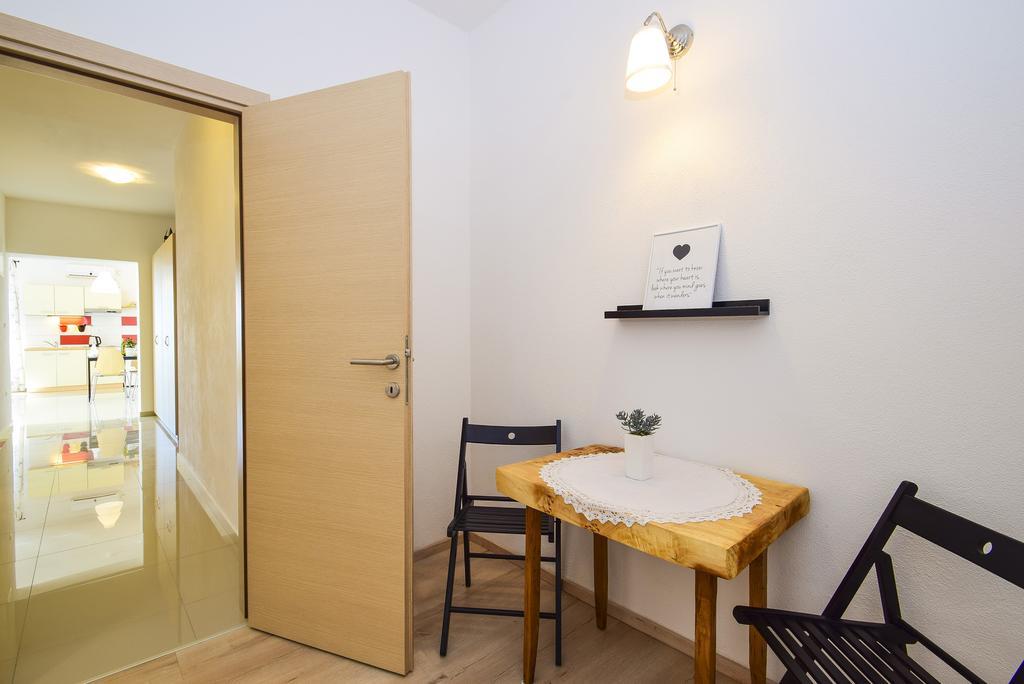Amadrian Apartments Šibenik Esterno foto
