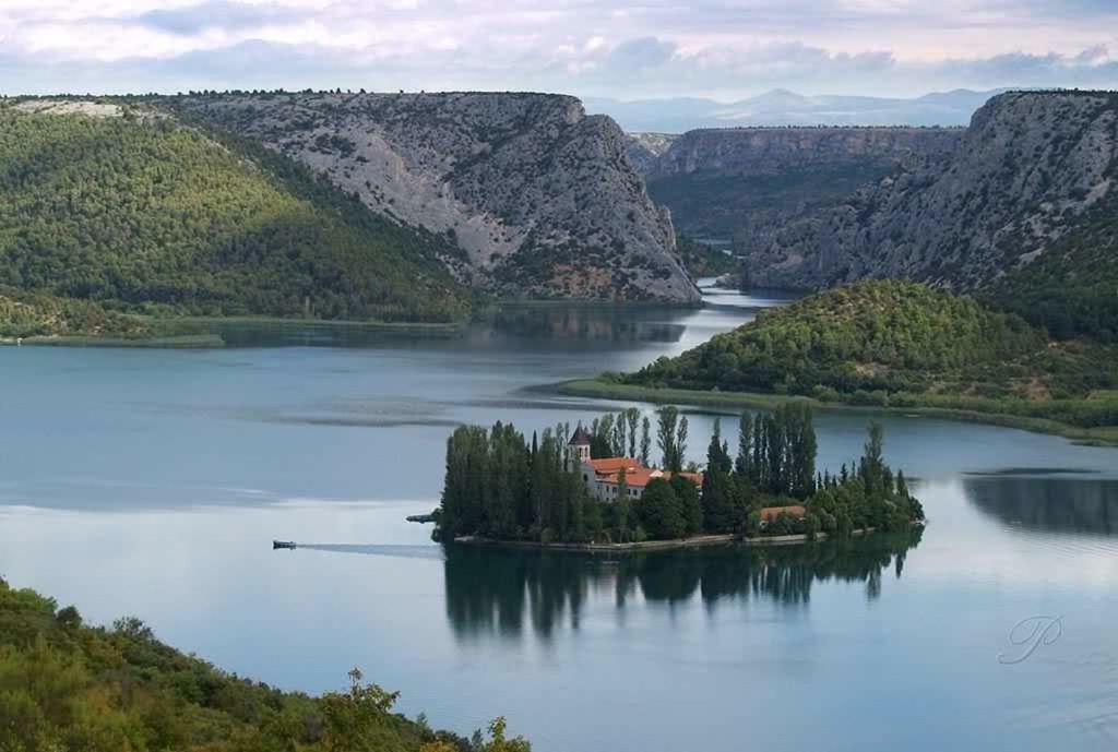 Amadrian Apartments Šibenik Esterno foto