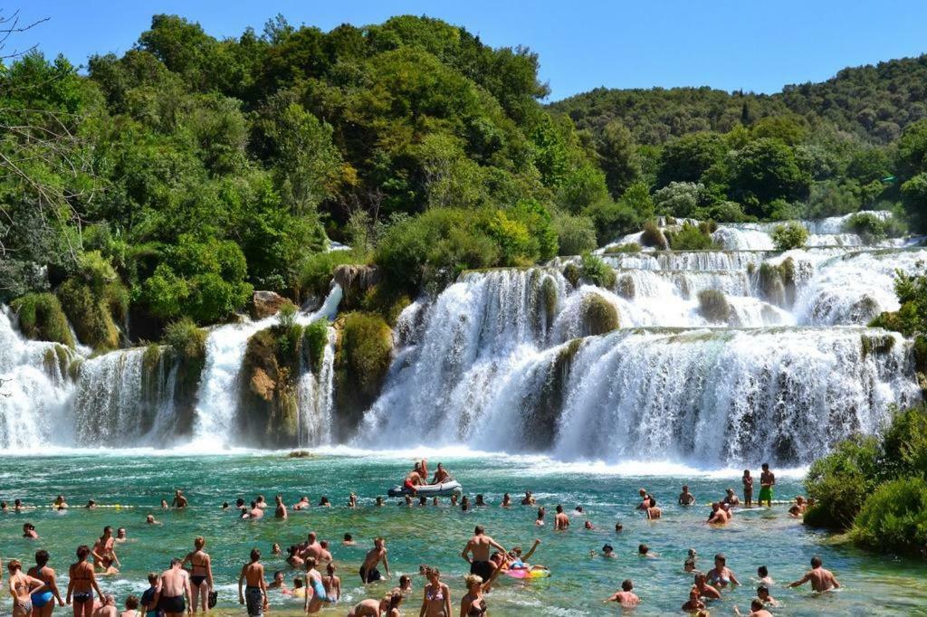 Amadrian Apartments Šibenik Esterno foto